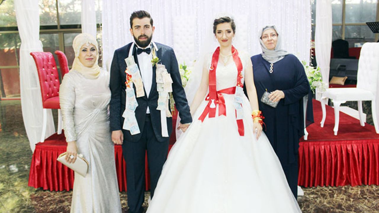 Nazlı Sena ve Fikri Burak mutluluğa ‘Evet’ dedi