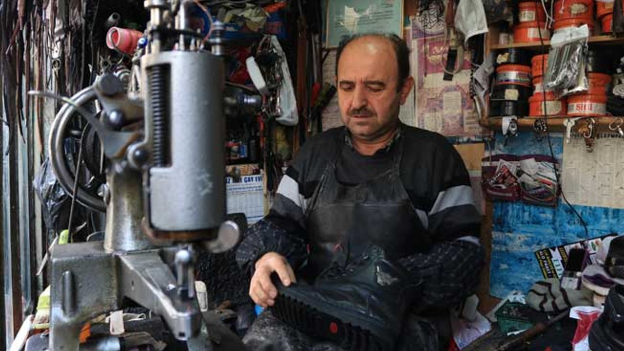 3 metrelik dükkana 30 yılını sığdırdı