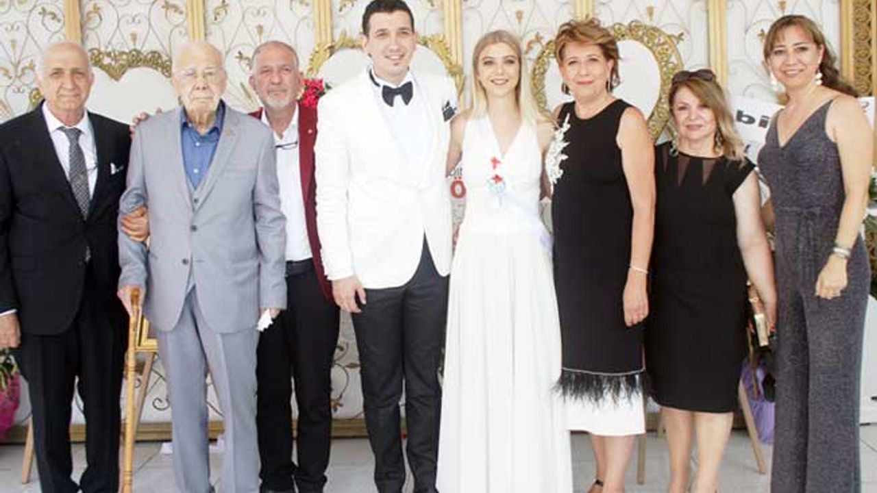 Ali Naci ile Merve mutluluğa ‘evet’ dedi