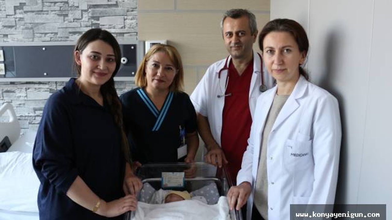 955 gram doğan Aren bebek 100 günde hayata tutundu