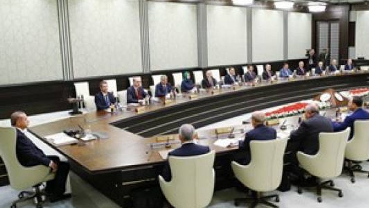 KHK ile Konya'dan 270 kişi memurluktan atıldı