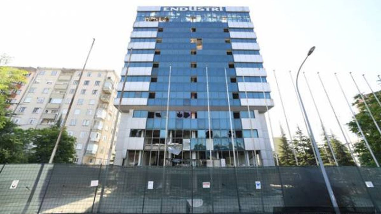 Konya'da tehlike arz eden binalar yıkıldı