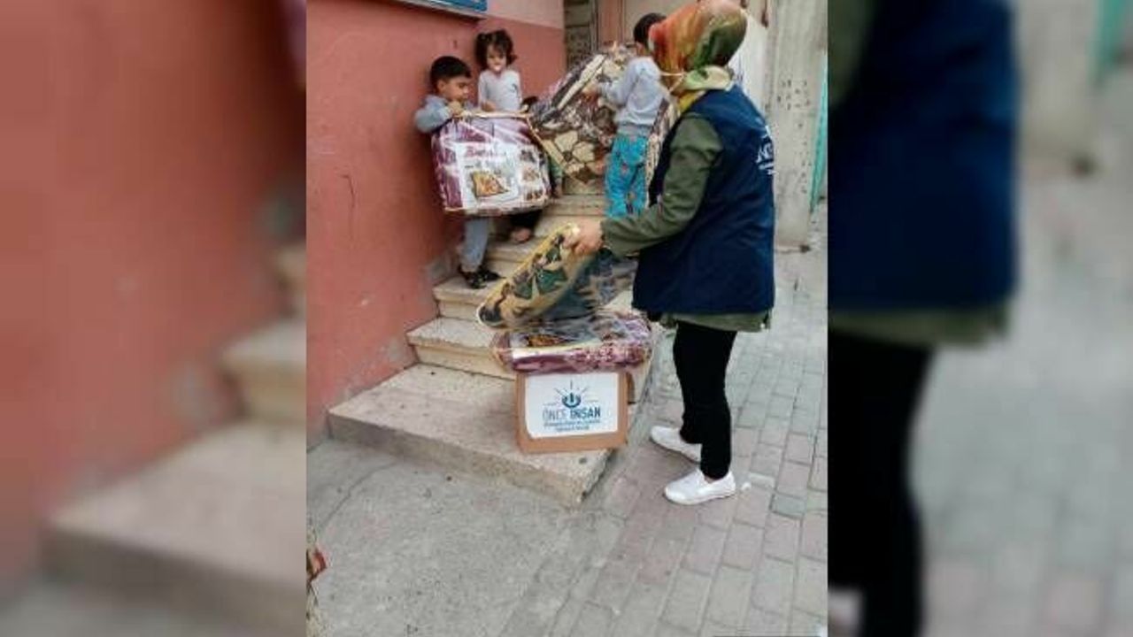 Önce İnsan Derneği, 300 ailenin kışlık ihtiyacını gideriyor