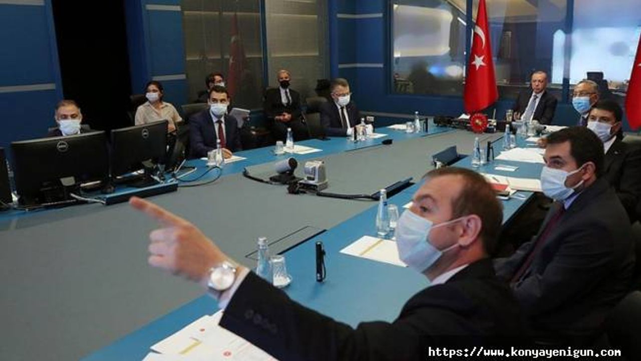 Cumhurbaşkanı Erdoğan, Devlet Bilgi Koordinasyon Merkezi'nde orman yangınlarıyla ilgili toplantıya başkanlık etti