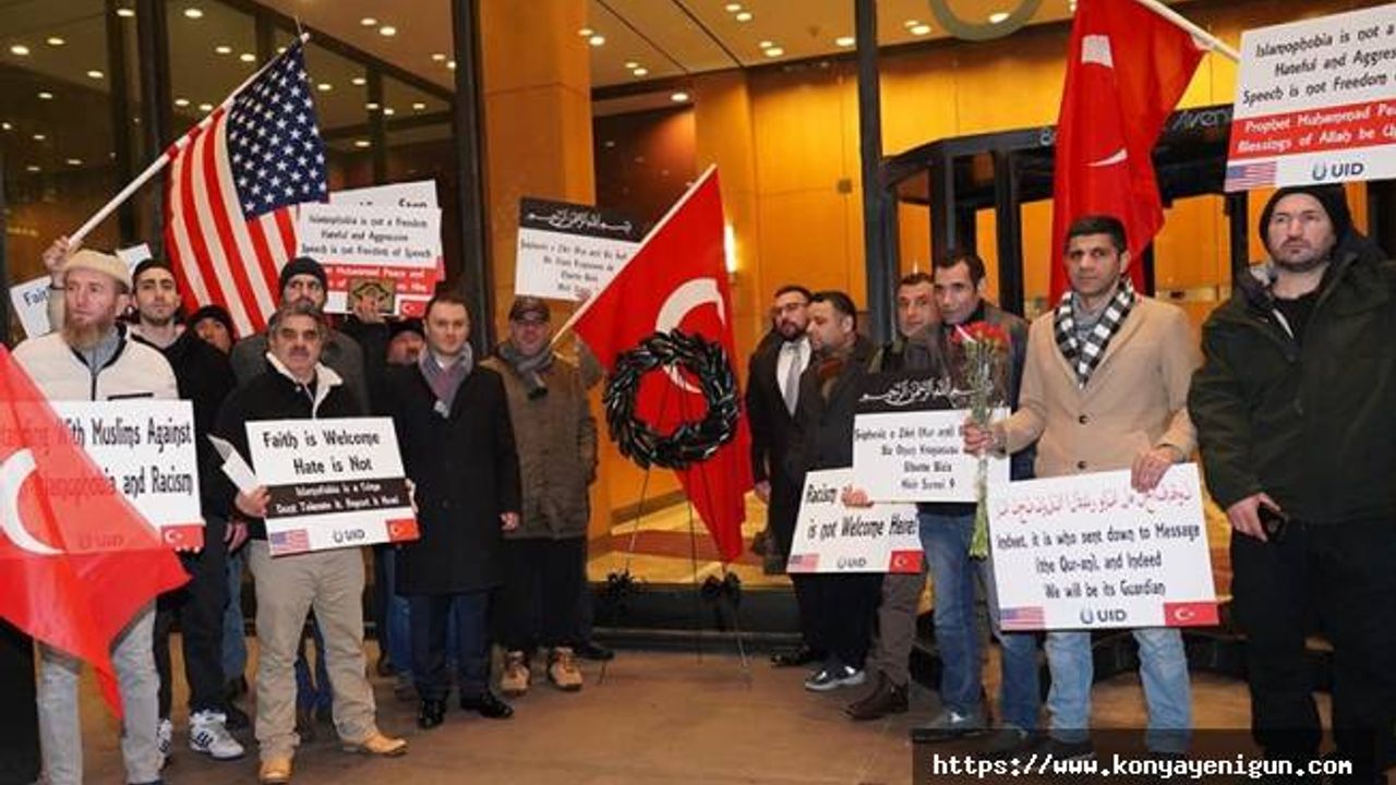 İsveç'te Kur'an-ı Kerim'in yakılması New York'ta protesto edildi