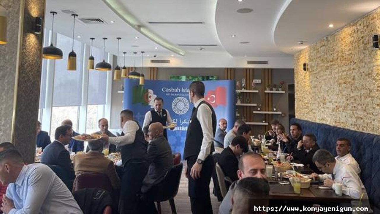 Cezayir'deki Türk Büyükelçiliği depremin ardından kurtarma çalışmalarına katılan ekibin onuruna yemek verdi