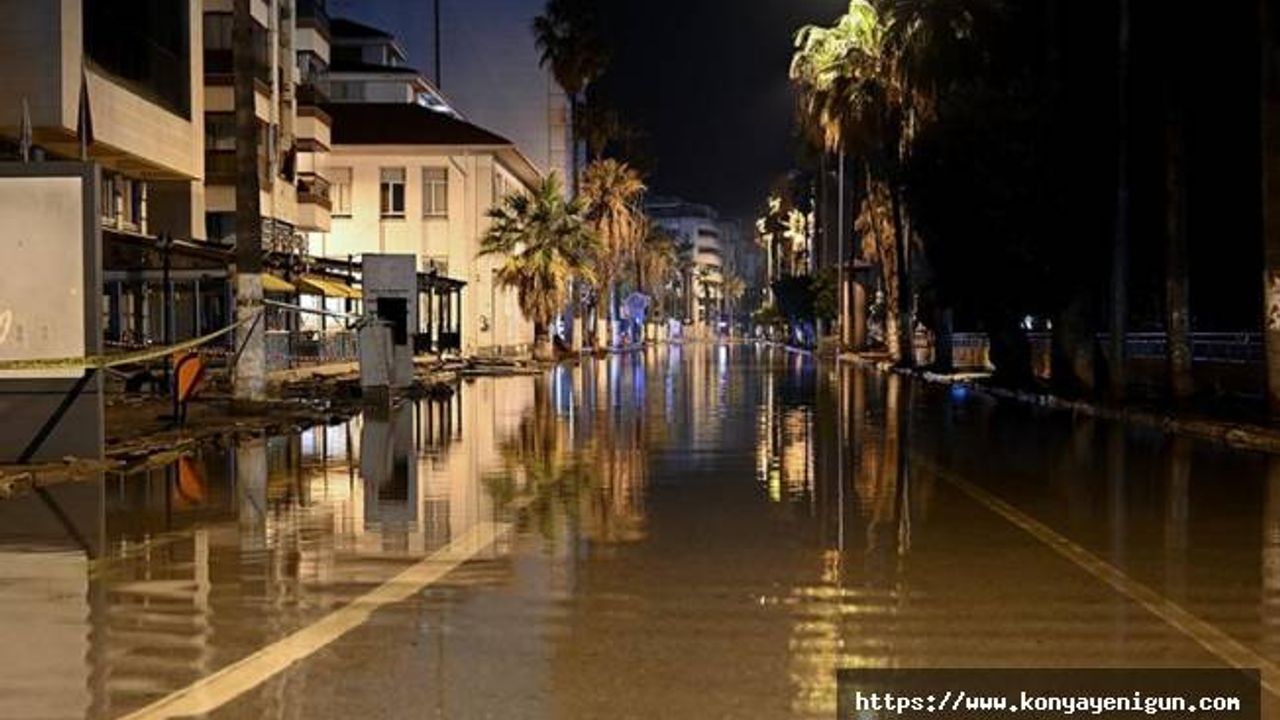 Hatay'ın İskenderun ilçesinde deniz seviyesi yükseldi