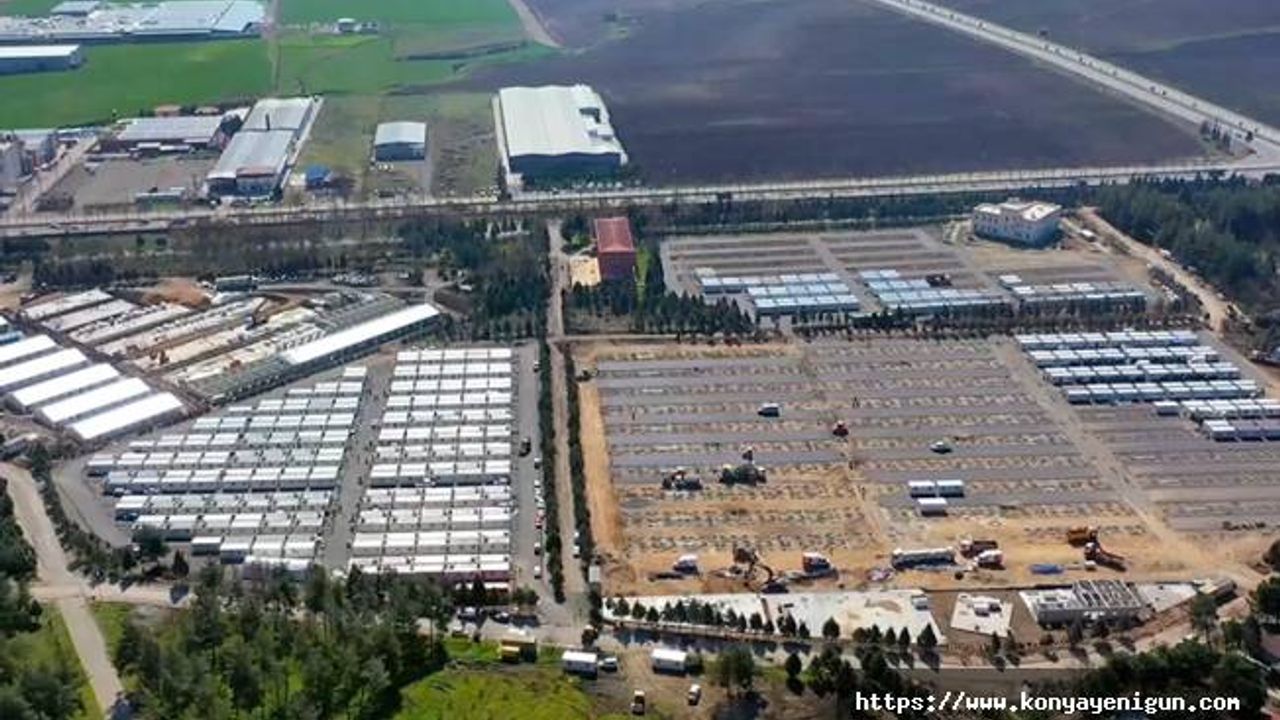Kahramanmaraş'ta konteyner kentlerin kurulum çalışmaları sürüyor