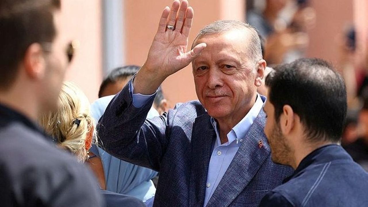 'Türk demokrasisi için hayırlı olmasını diliyorum'