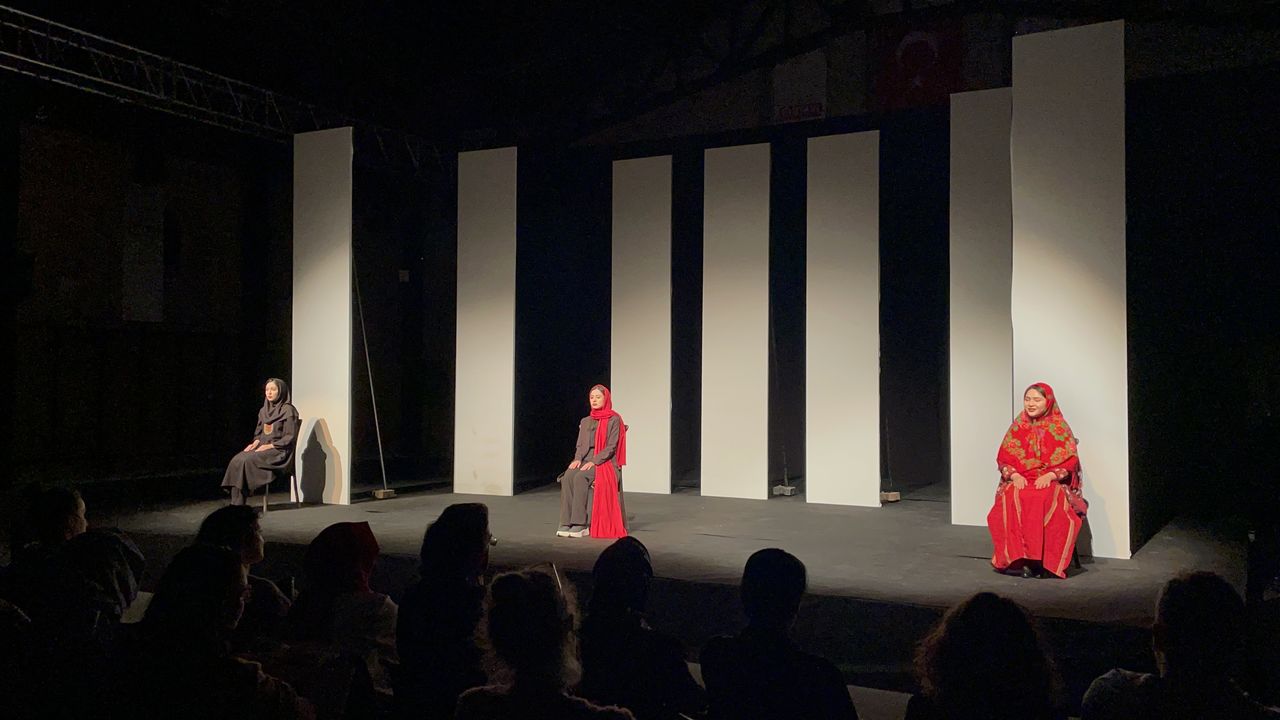 Konya’da tiyatro festivali sürüyor