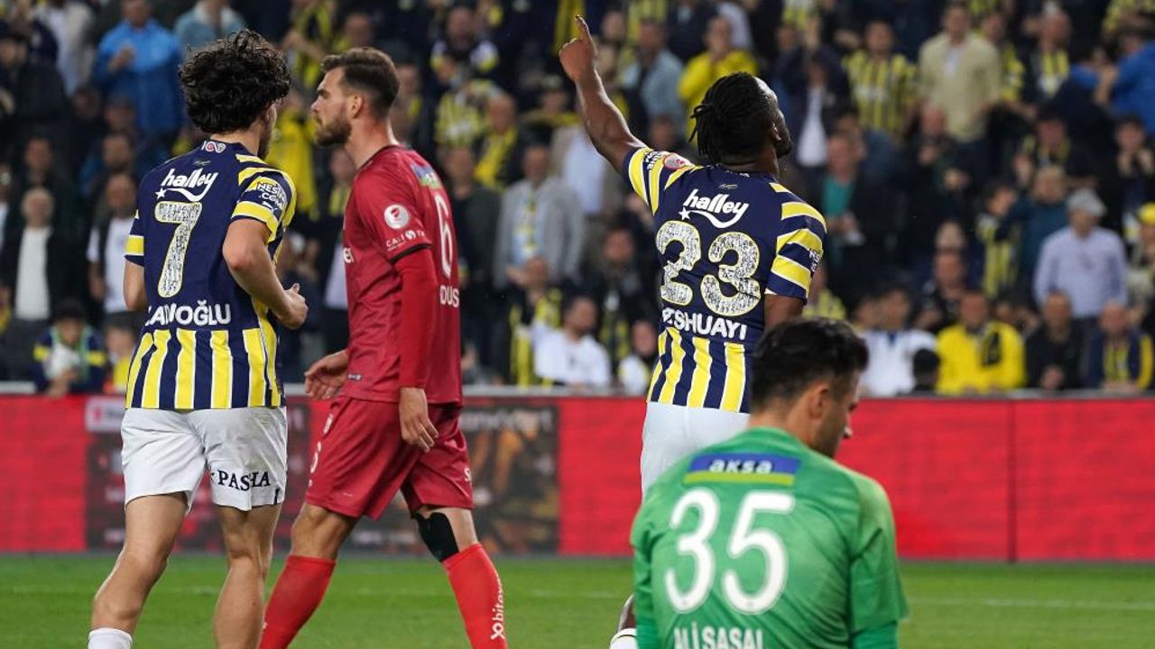 Fenerbahçe  Sivasspor'u 3 golle  kupanın dışına itti