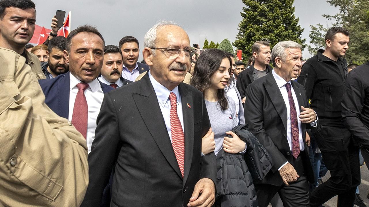 Kemal Kılıçdaroğlu Anıtkabir'i ziyaret etti