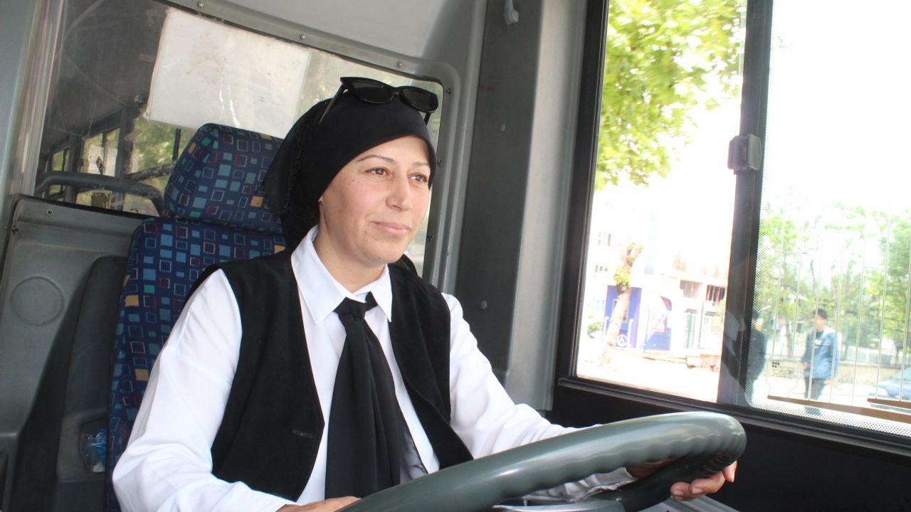 O, Afyonkarahisar'ın tek kadın otobüs şoförü