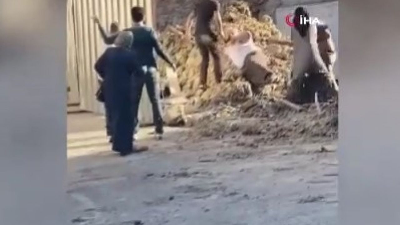 Fatih'te sapanlı, sopalı kavga kamerada: 7 yaralı