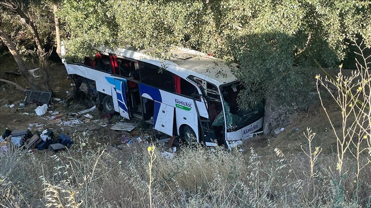 Yozgat'ta feci kaza: 12 kişi öldü, 19 kişi yaralandı!