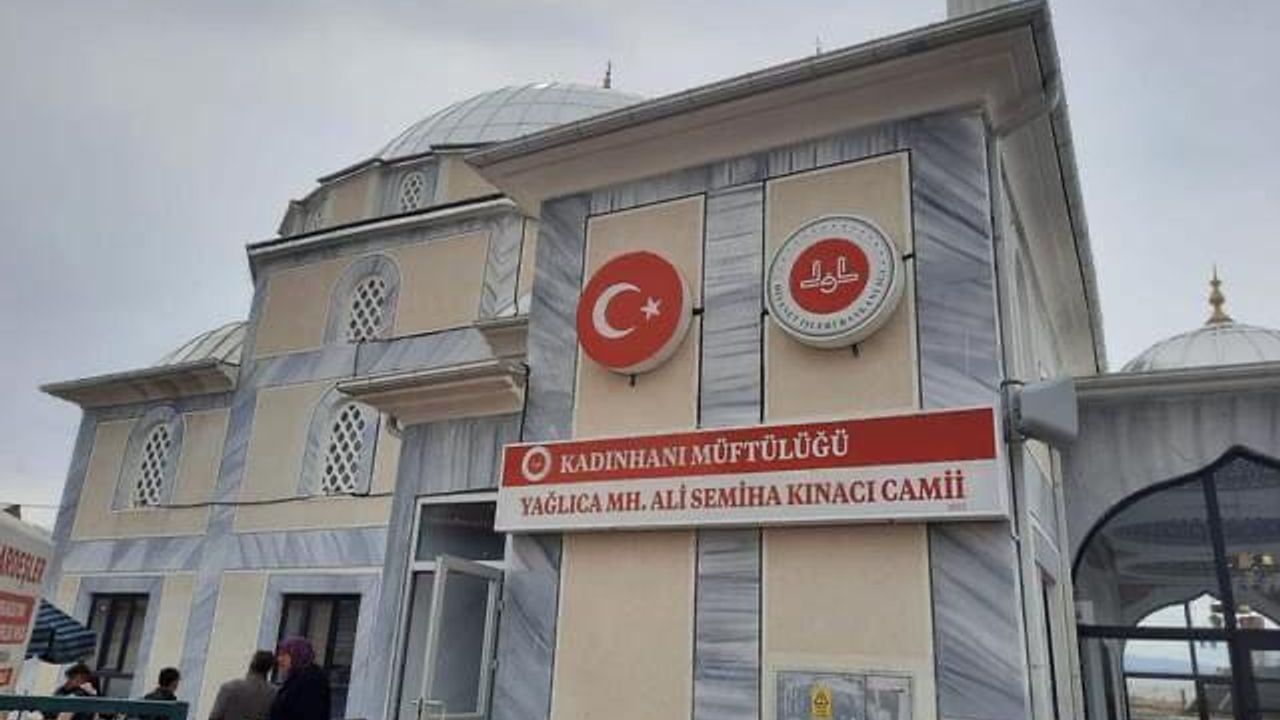 Ali Semiha Kınacı Cami ibadete açıldı