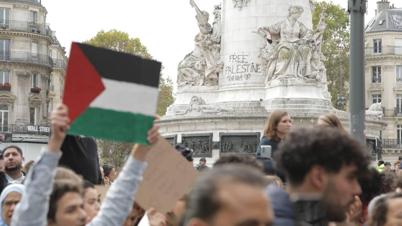 Fransa'da protestolara çifte standart