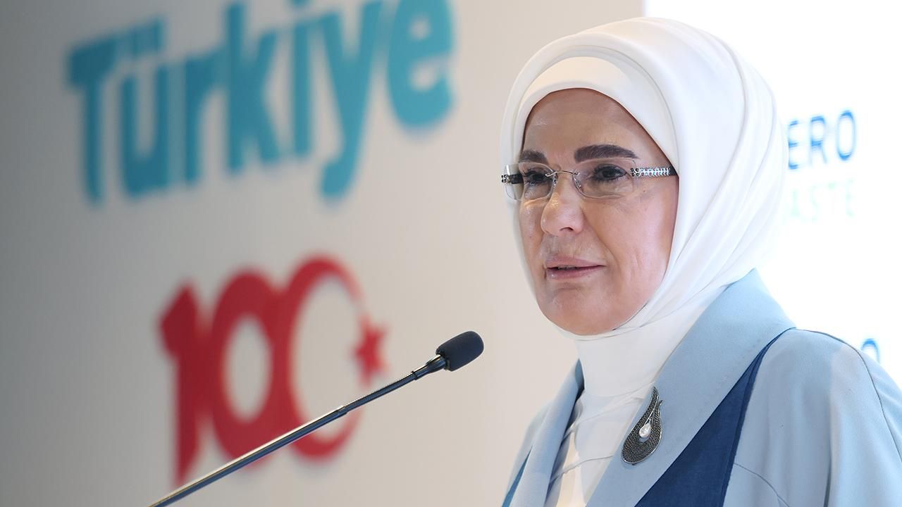 Emine Erdoğan: Gönüllülerimizle milletçe iftihar ediyoruz