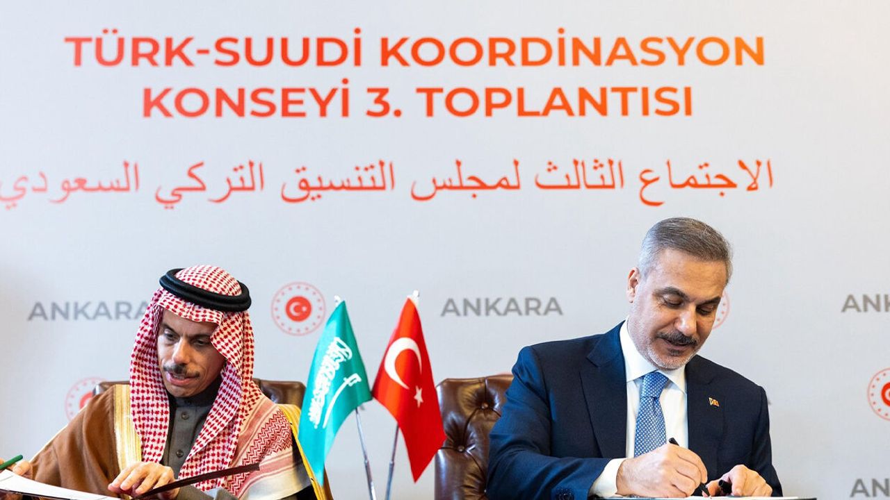 İmzalar atıldı! Türkiye ve Suudi Arabistan arasında vize muafiyeti...