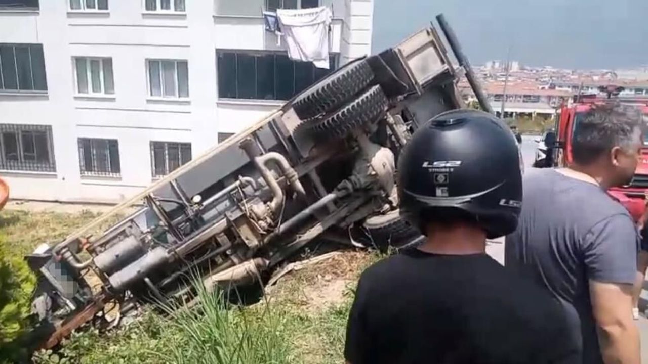 Bursa'da korku dolu anlar: Tonlarca ağırlıktaki dev tanker s