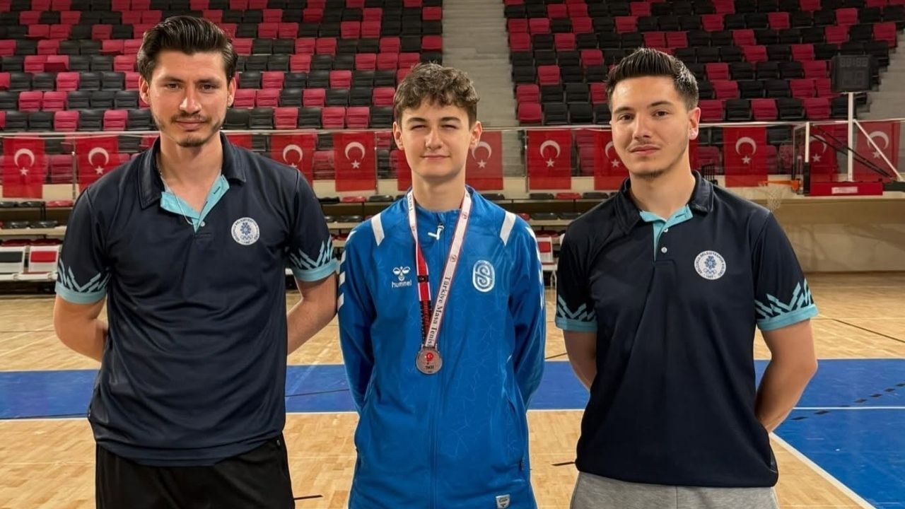 Konyalı sporcu önce Türkiye’yi salladı, şimdi gözünü dünyaya