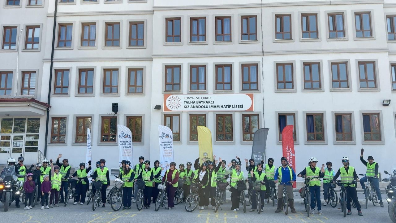 Öğrenciler bisiklet dostu okullarda pedal çeviriyor
