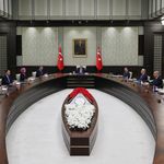 Beştepe’de yoğun mesai: Kabine terörle mücadele, ekonomi ve bölgesel gerilim gündemiyle toplanıyor!