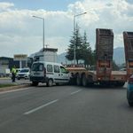 Seydişehir'de otomobil tıra arkadan çarptı: 1’i çocuk 5 yaralı
