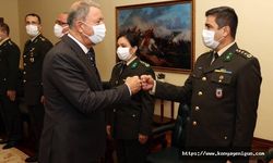 Bakan Akar, askeri öğretmenlerle bir araya geldi