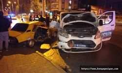 Konya'da korkutan kaza! Polis aracı ile otomobil çarpıştı