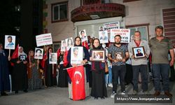 Diyarbakır'da anneler nöbet tutmaya devam ediyor