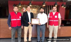 Türk Kızılay’dan Akşeker’e plaket