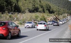 Antalya-Konya kara yolunda bayram trafiği yoğunluğu sürüyor