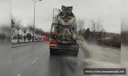 Beton suyunu döke döke gitti