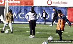Beşiktaş'a depremzede çocuklardan ziyaret