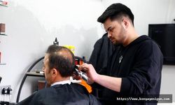 Depremde babasını kaybeden genç, Kayseri'de berberlik yaparak ailesinin geçimini sağlıyor.
