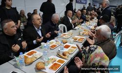 Dışişleri Bakanı Çavuşoğlu, Nurdağı ilçesindeki depremzedelerle iftar yaptı