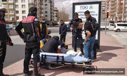 Caddede yürürken silahla vuruldu