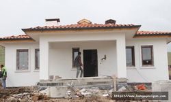 Deprem bölgesinde yapılan köy evlerinin ilk etabı bayramda teslim ediliyor