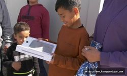 Öğrencilere hediye tablet verildi