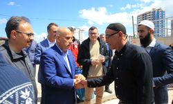 Bakan Kirişci depremzede vatandaşlarla buluştu