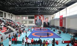 Akyazı Recep Tayyip Erdoğan Spor Kompleksi kapılarını açtı