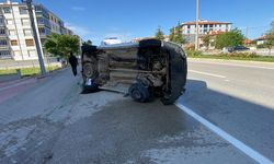 Konya'da hafif ticari araç yan yattı: 1 yaralı