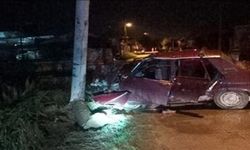 Aydın'da otomobil elektrik direğine çarptı: 5 yaralı