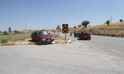Konya'da 2 otomobil çarpıştı: 3 kişi yaralandı