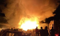 Konya'da kereste deposunda yangın çıktı