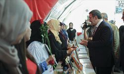 Cumhurbaşkanı Yardımcısı Yılmaz, Diyarbakır annelerini ziyaret etti