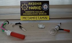 Akşehir'de uyuşturucu tacirlerine operasyon: 5 gözaltı