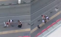 Sokak ortasında anne oğul kavgası kamerada