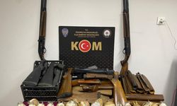 İzmir'de düzenlenen silah kaçakçılığı operasyonunda 3 kişi yakalandı